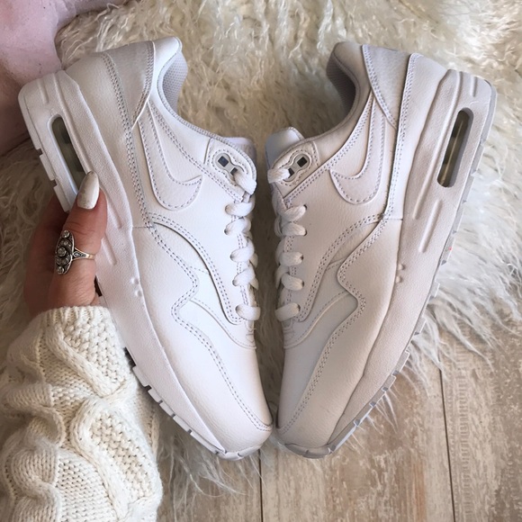 NWT Nike Air Max 1 Triple White - Picture 4 of 7